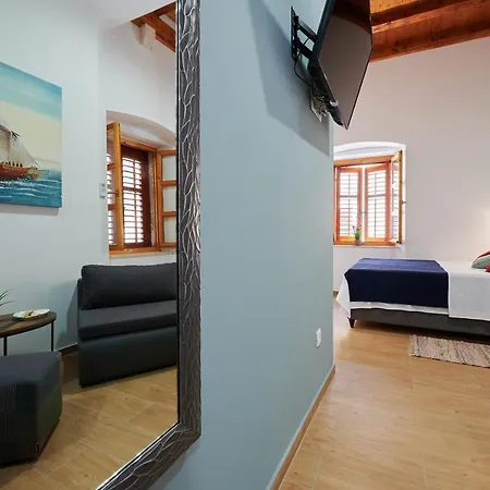 Tomy - Katy تروغير