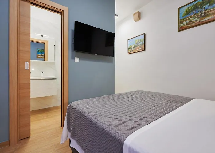 Bed & Breakfast Tomy - Katy 3*